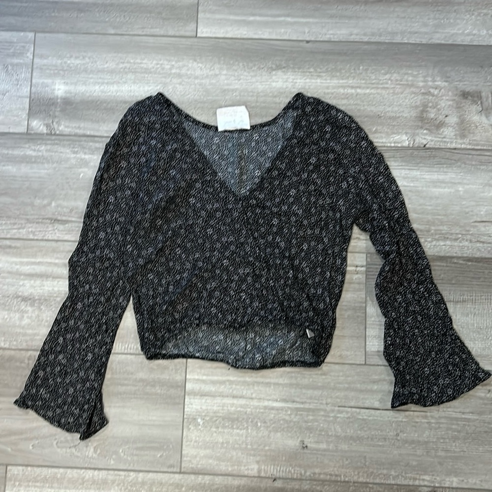 Sadie & Sage Black Floral Smocked Crop Blouse Size S Boho
